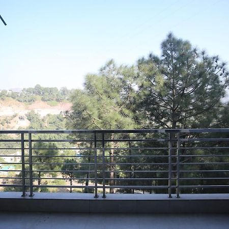 Sky Home Train View Касаулі Екстер'єр фото